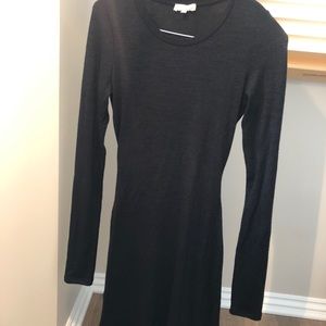 Aritzia Wilfred Free form fitting dress
